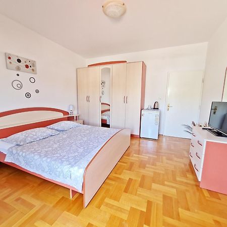 Rooms And Apartments Porat สโตเบรช ภายนอก รูปภาพ